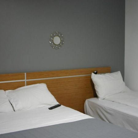 פואטייה Helios Hotel מראה חיצוני תמונה
