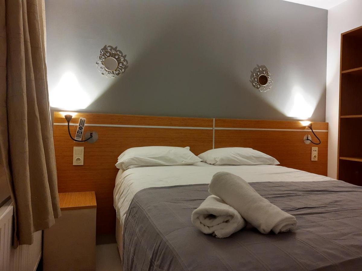 פואטייה Helios Hotel מראה חיצוני תמונה