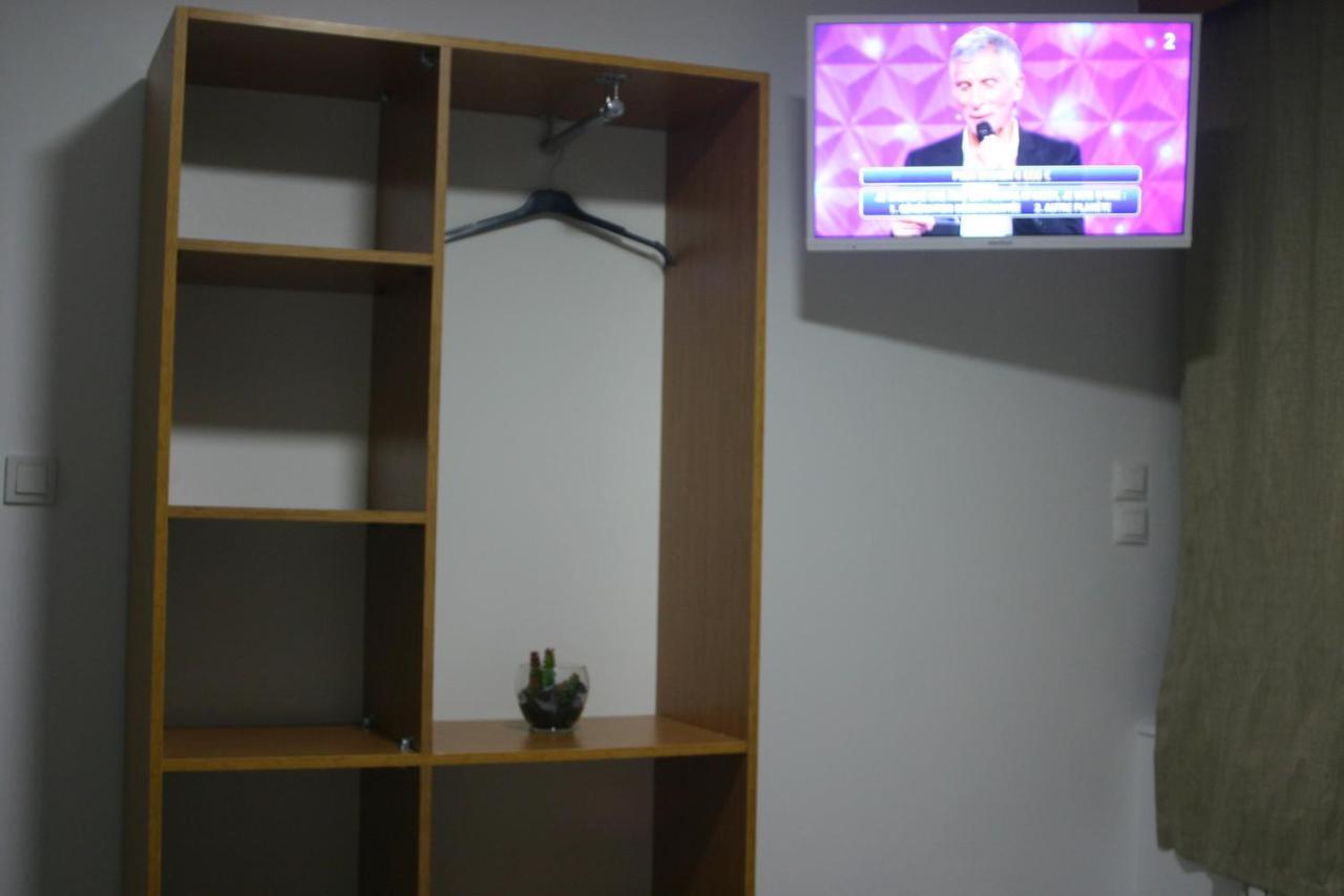 פואטייה Helios Hotel מראה חיצוני תמונה