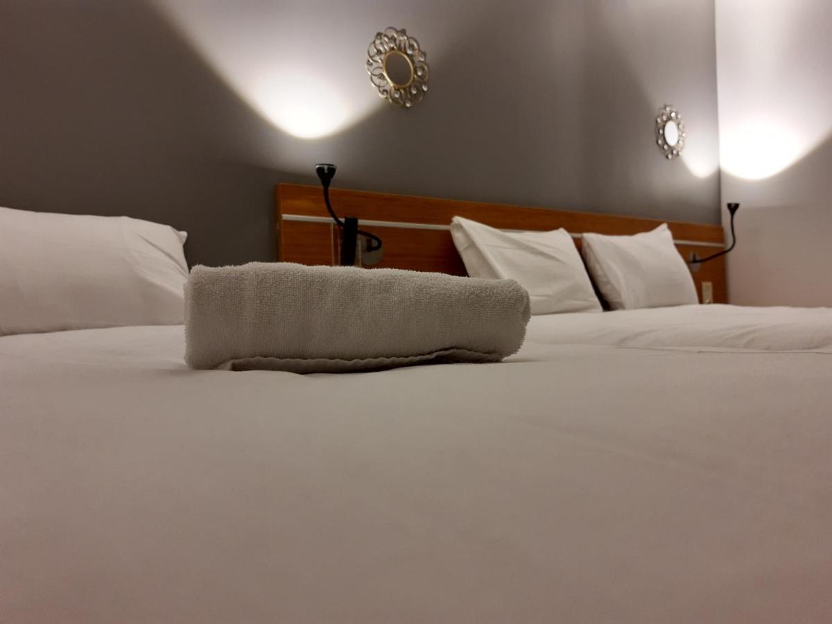 פואטייה Helios Hotel מראה חיצוני תמונה